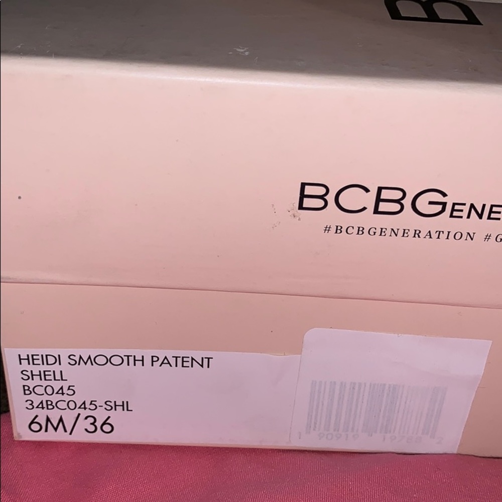 NIB BCBGeneration Smooth Patent Heelsππ - Picture 4 of 7